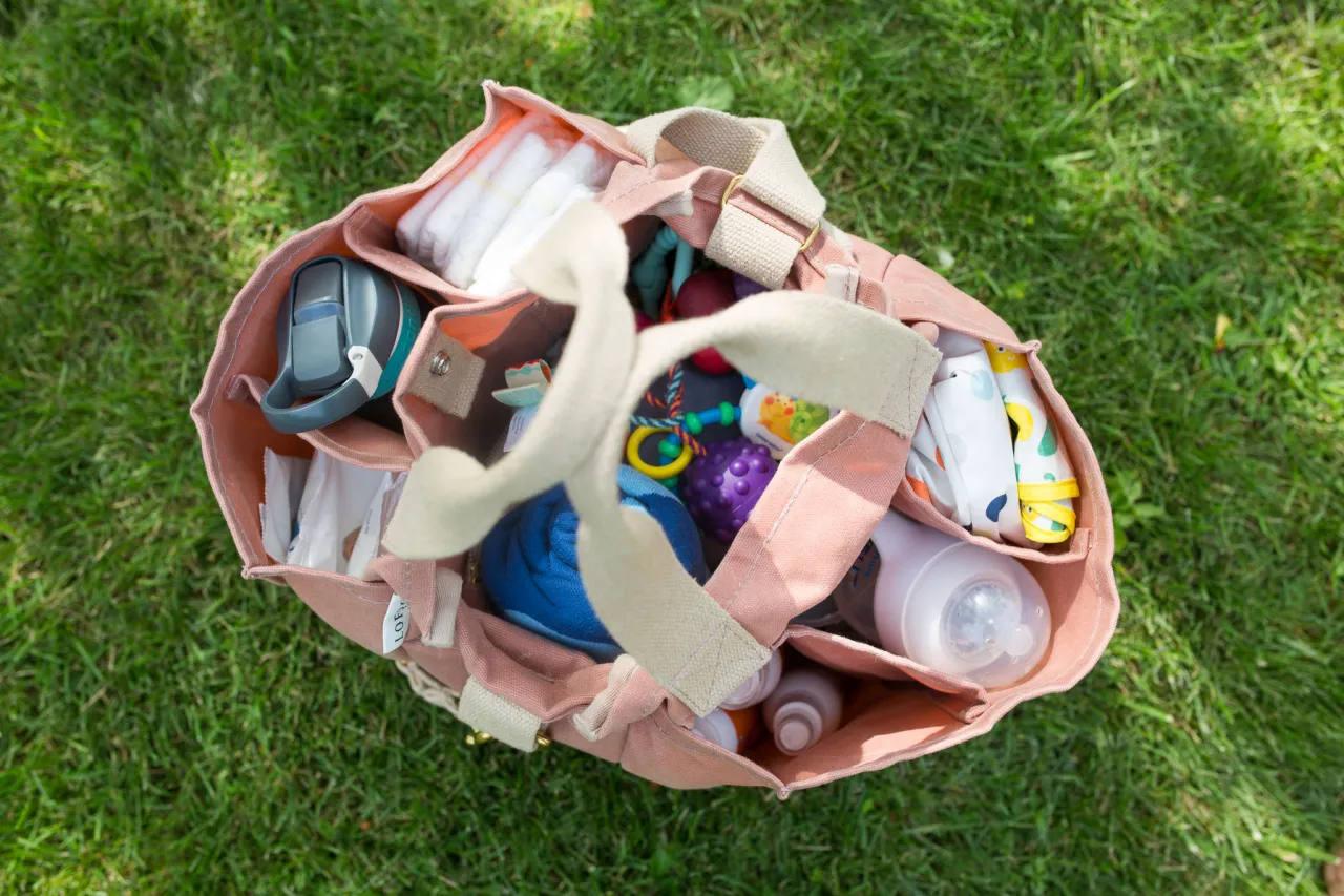 Torba z niezbędnymi rzeczami na wycieczkę z dzieckiem