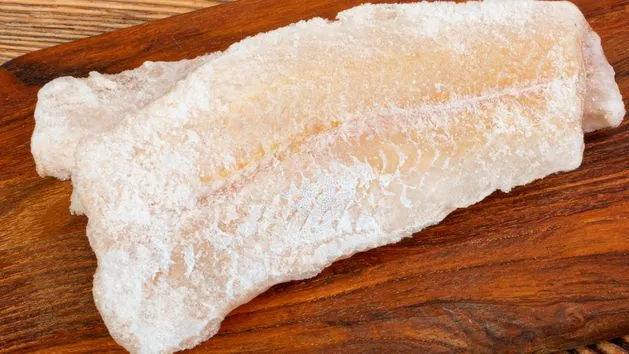 Oparzelina mrozowa na rybie jak wygląda