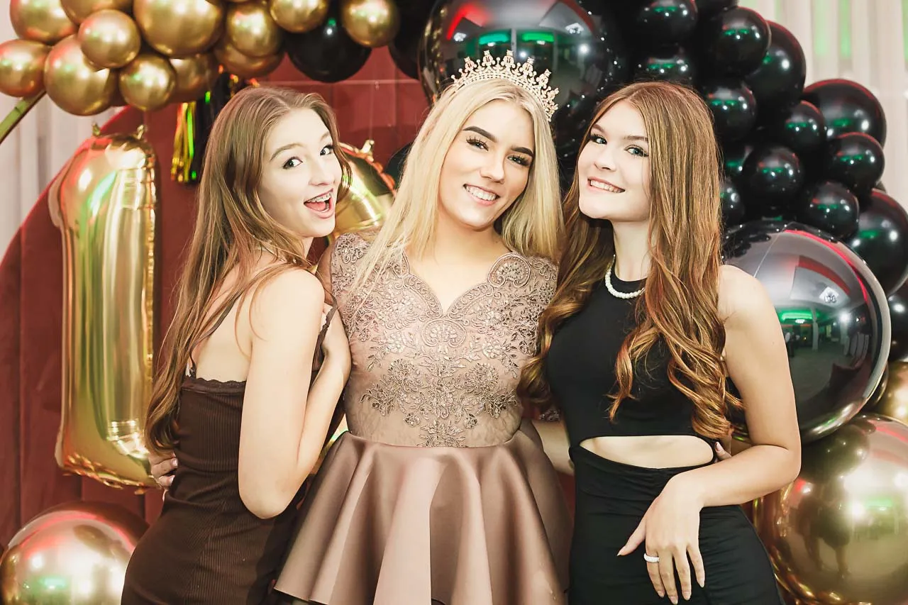 fotograf na 18 urodziny z fotobudką i dronem