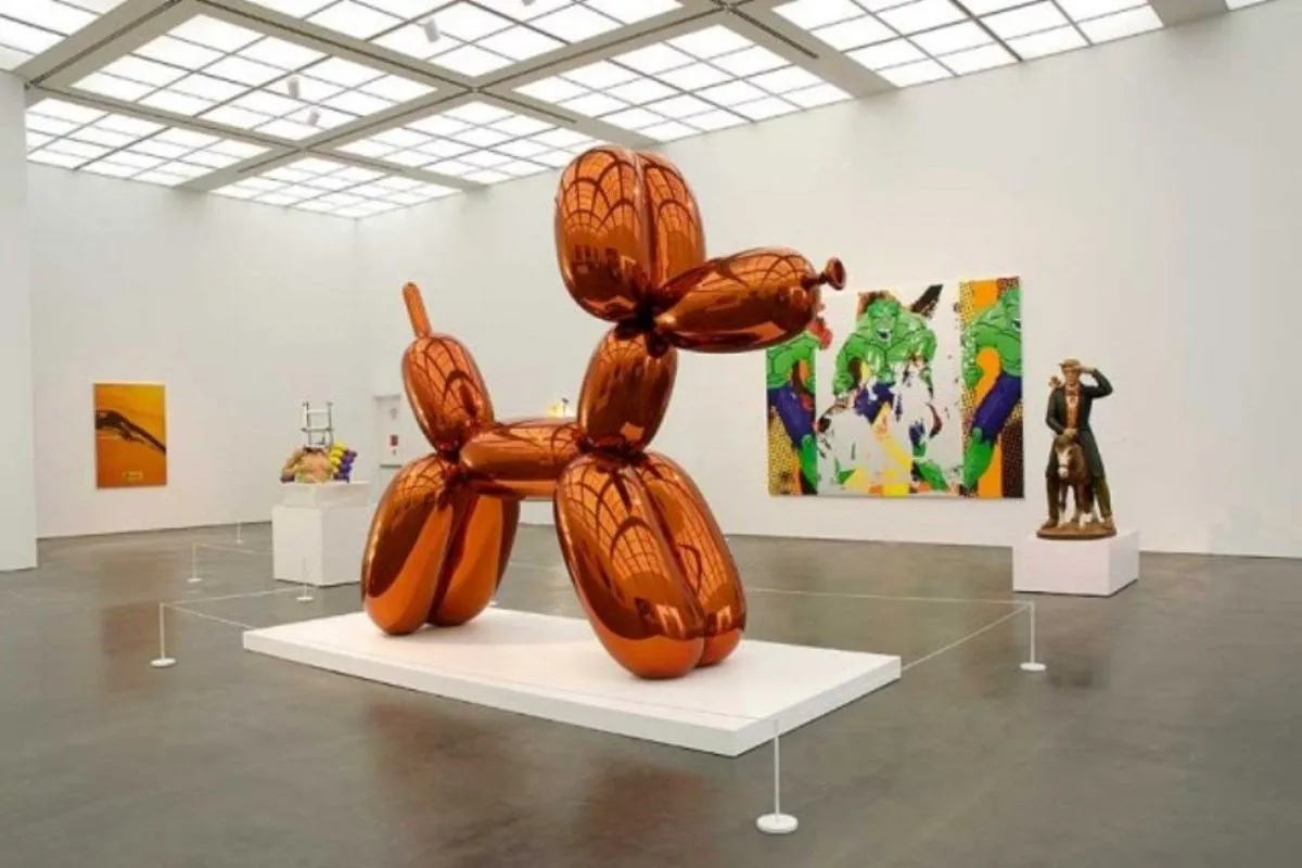 Jeff Koons Balloon Dog Skulptur