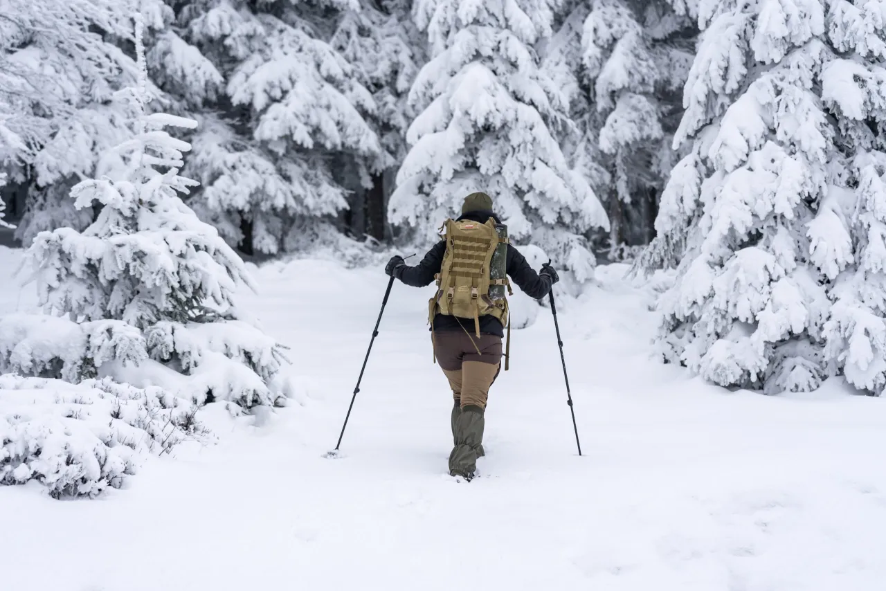 Sprzęt zimowy w Tatrach raczki czekan lawinowe ABC