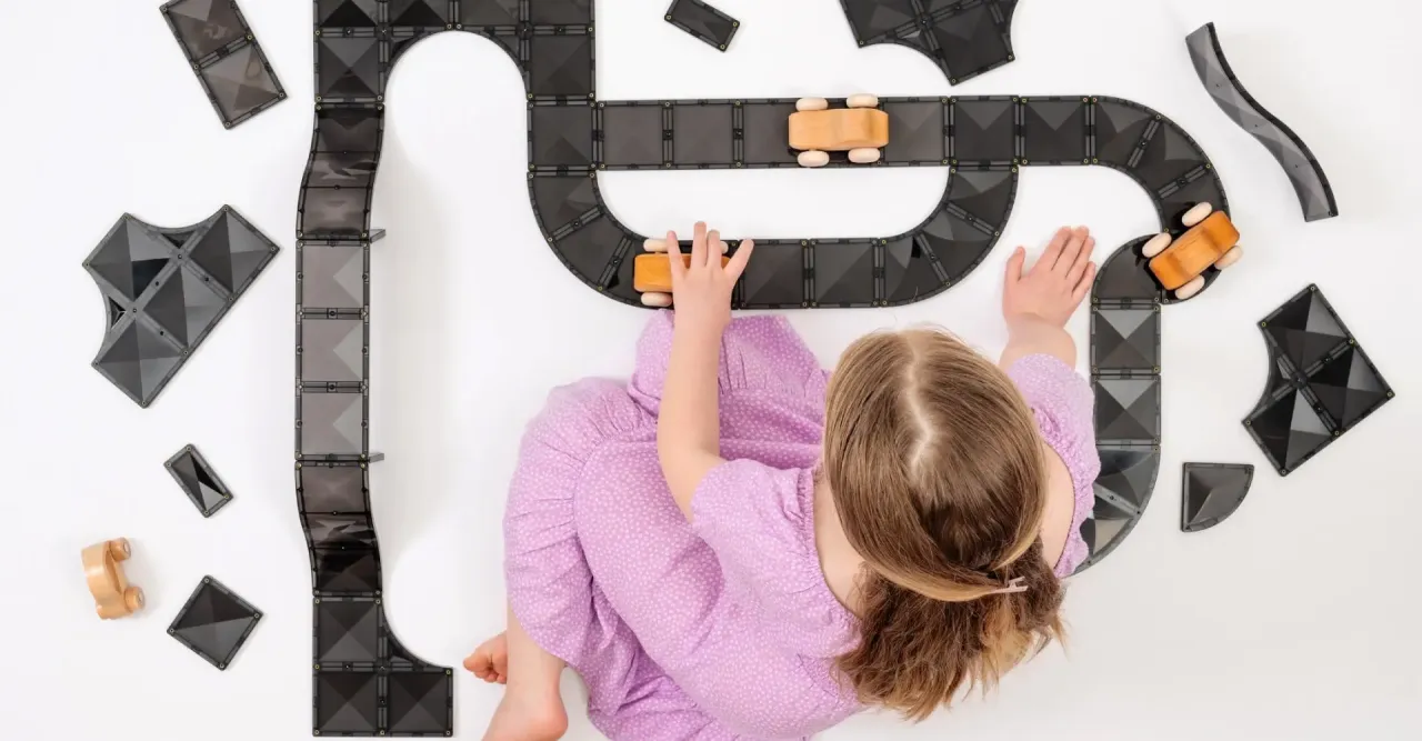 bezpieczna przestrzeń do zabaw sensorycznych dla dzieci w domu