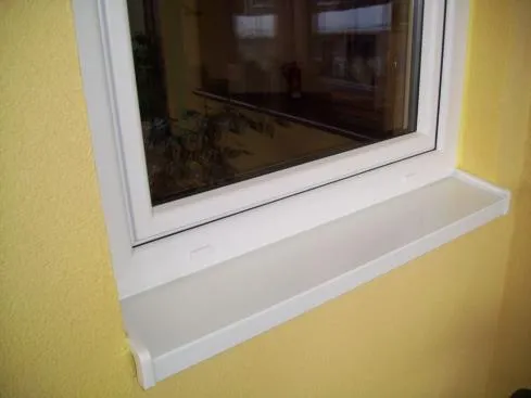 Zdjęcie Czy wpuszczać parapet zewnętrzny w ścianę? Zalety i wady montażu
