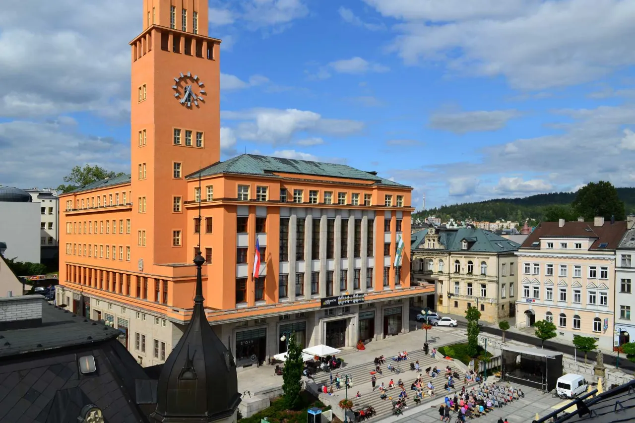 Nowy Ratusz Jablonec nad Nysą panorama