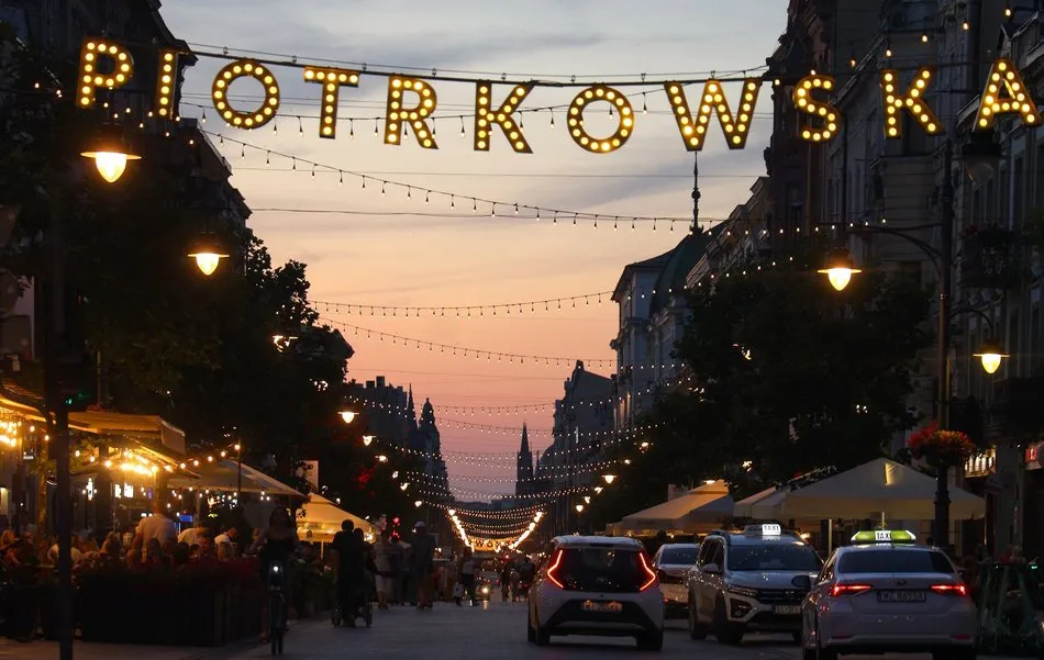 Łódź miasto nocą Piotrkowska