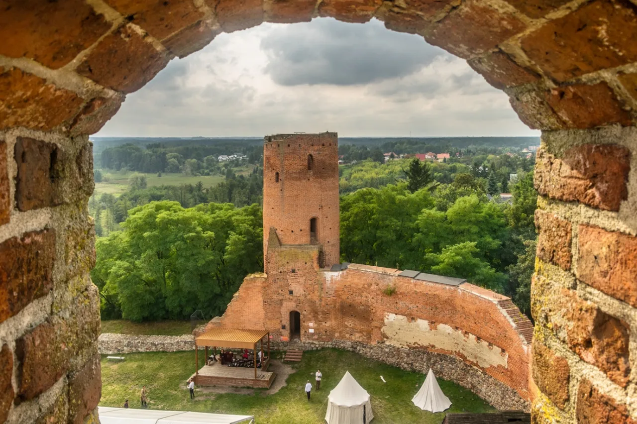 Zamek w Czersku motocykl