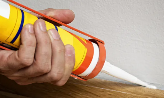 akryl malowany silikon niemalowany porównanie