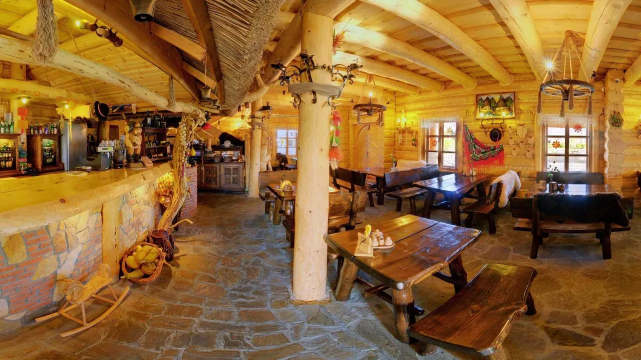 Tradycyjna karczma g&oacute;ralska Chochoł&oacute;w wnętrze