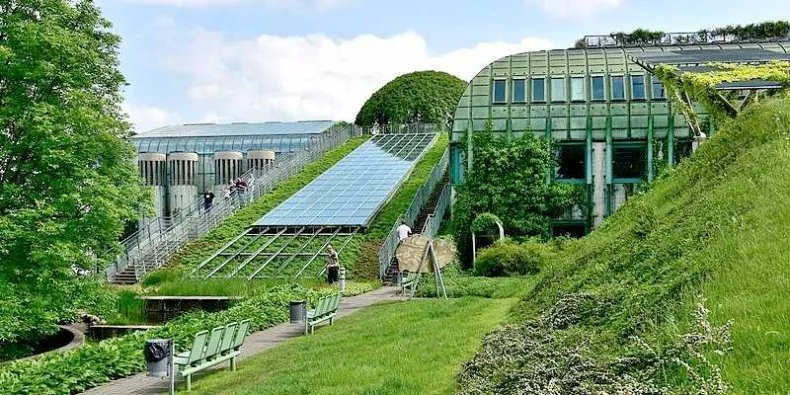 Ogr&oacute;d na dachu BUW Warszawa panorama