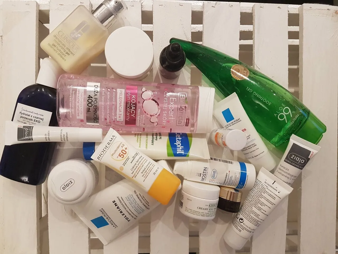 błędy w pielęgnacji cery, kosmetyki komedogenne, brudne pędzle do makijażu