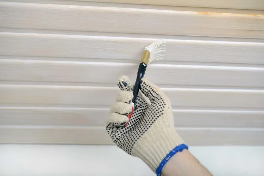 Narzędzia do malowania boazerii