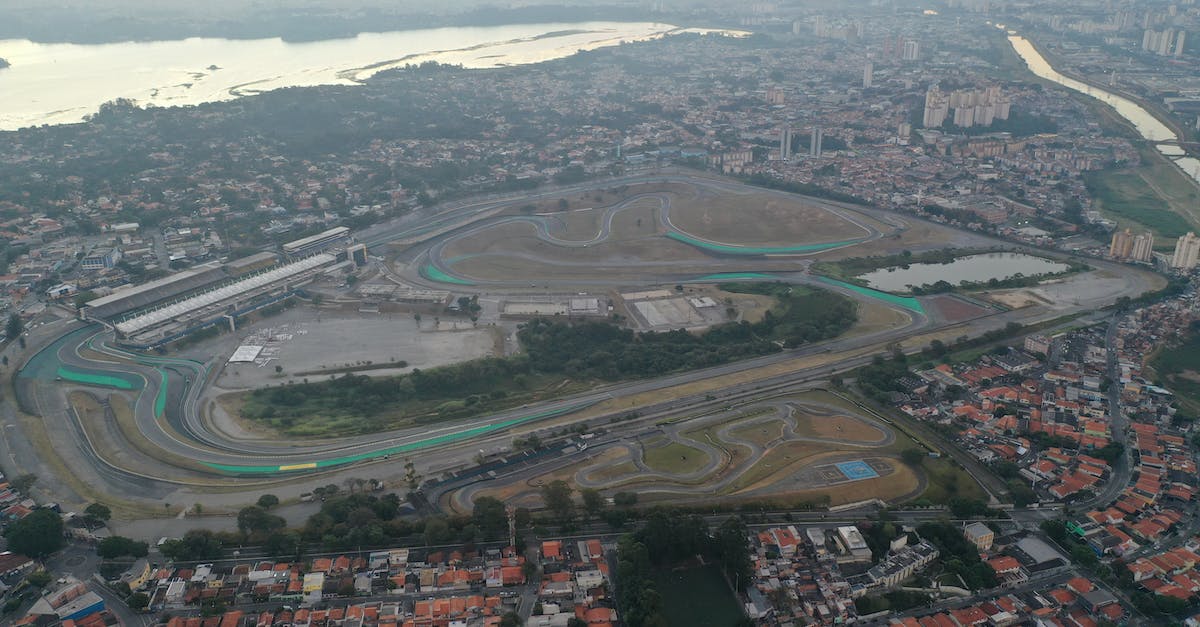 Nowoczesne technologie w F1: Jakie innowacje zmieniają wyścigi?