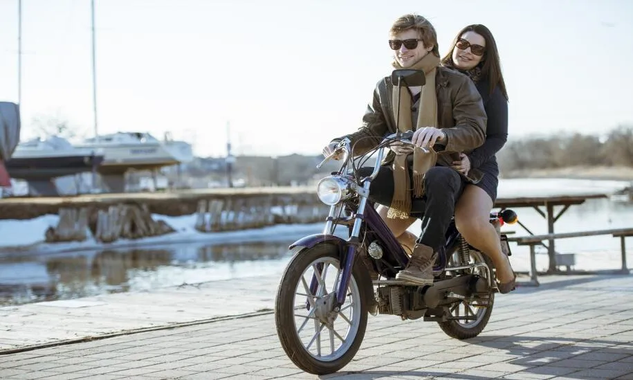 Motorower vs motocykl r&oacute;żnice prawne