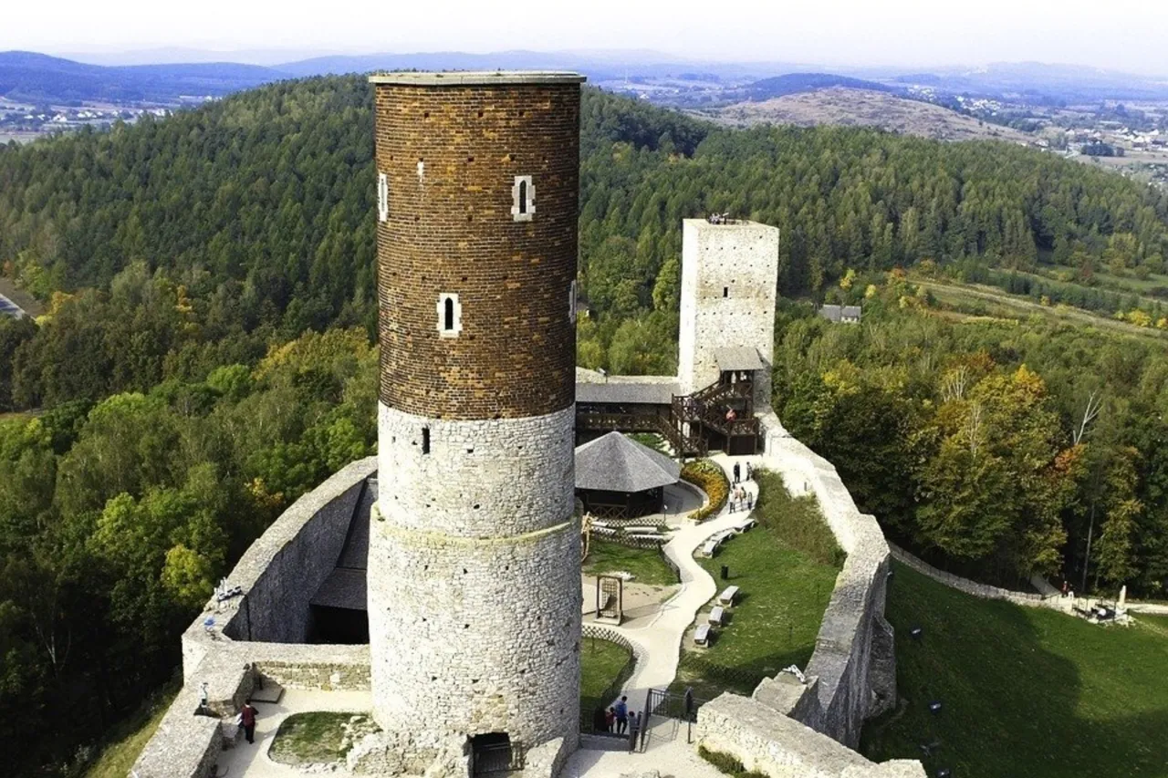 Zamek Królewski w Chęcinach widok z lotu ptaka