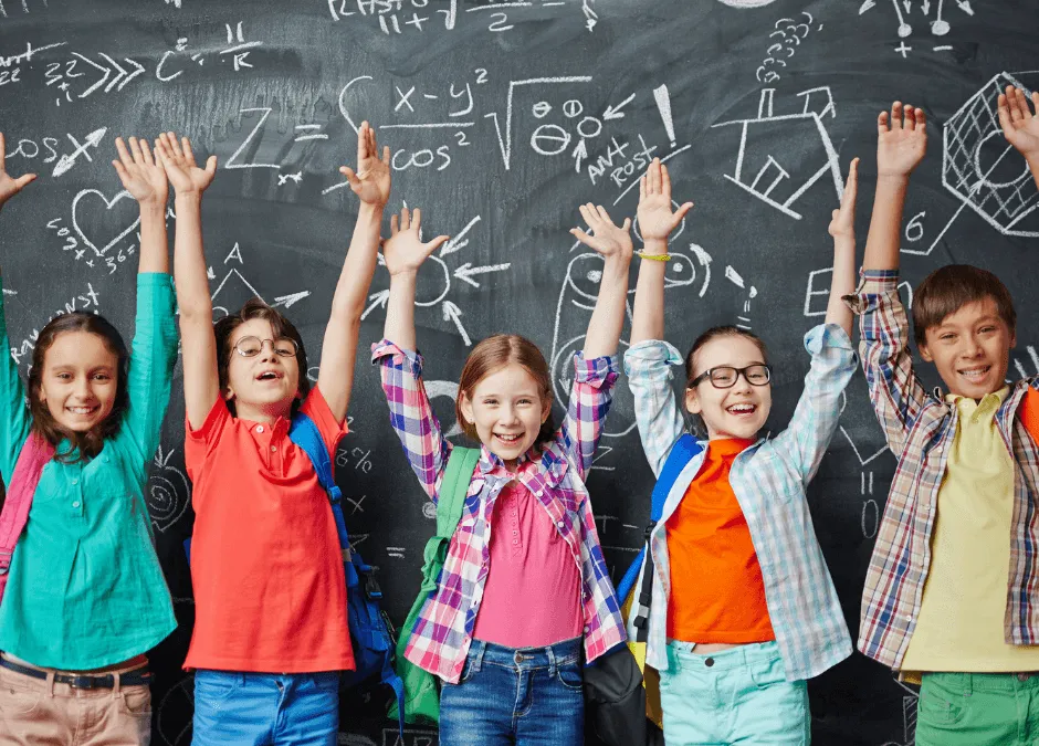 dzieci w szkole podstawowej