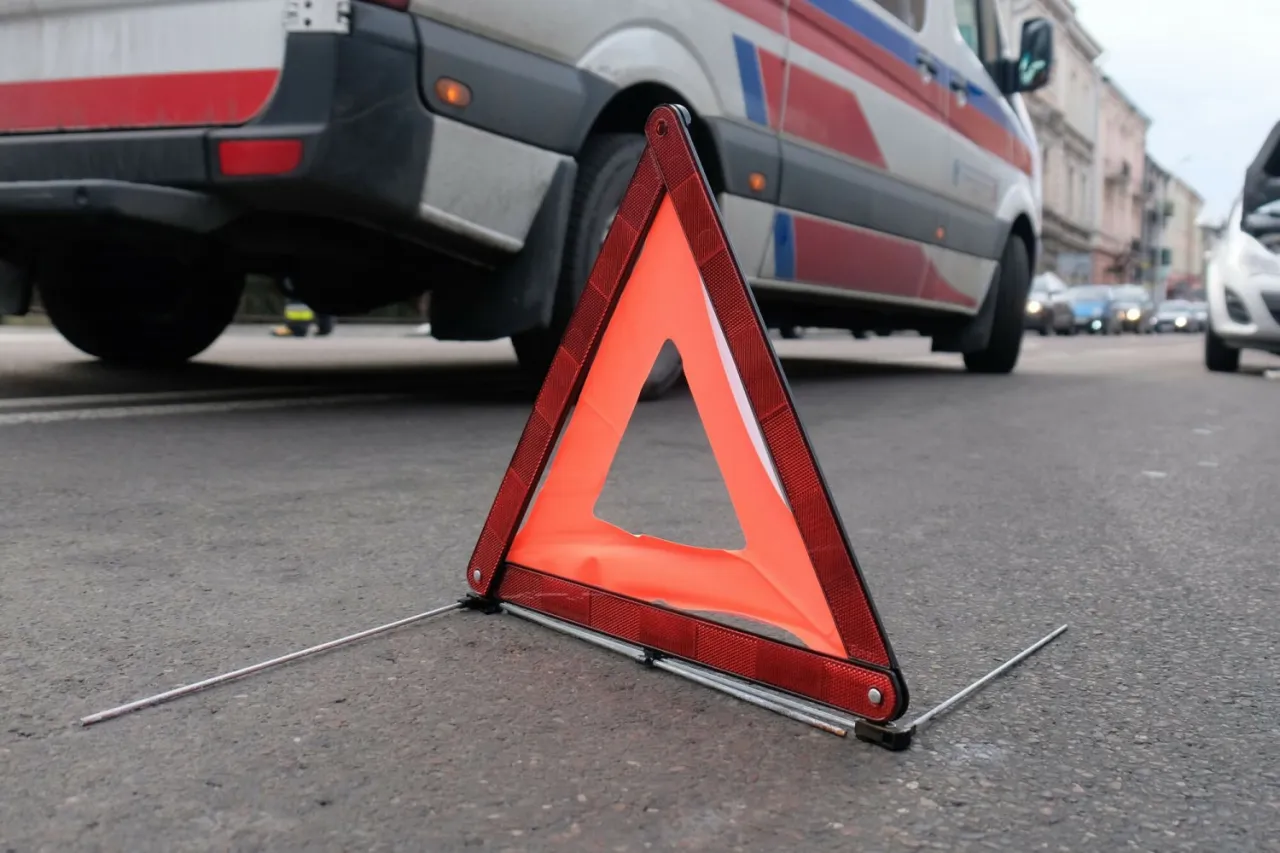 awaria samochodu holandia światła awaryjne trójkąt