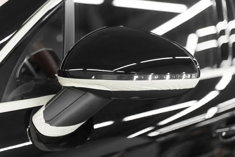 Samochód z nałożoną powłoką ceramiczną, efekt wet look