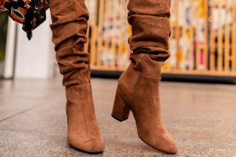 błędy stylizacyjne brązowe kozaki