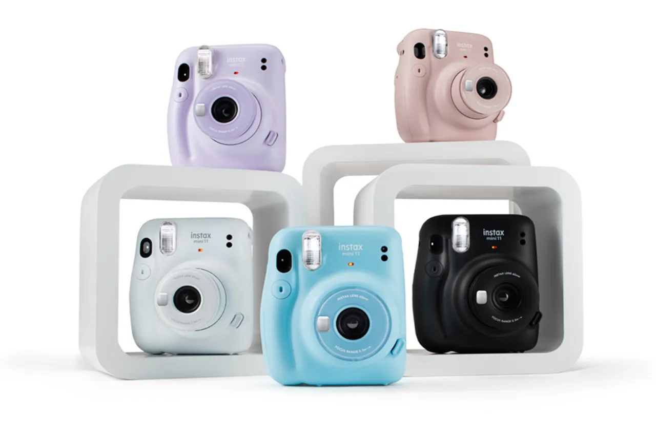 Instax Mini 11 jak założyć film i baterie