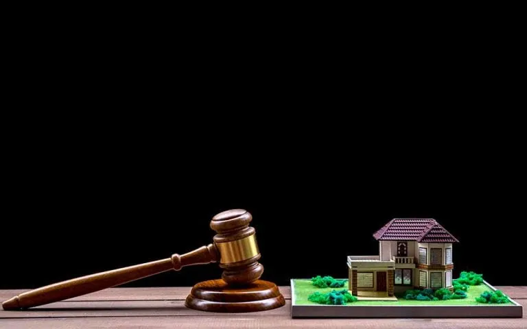 Zdjęcie Licytacja ułamkowa części nieruchomości - co oznacza i jak działa?