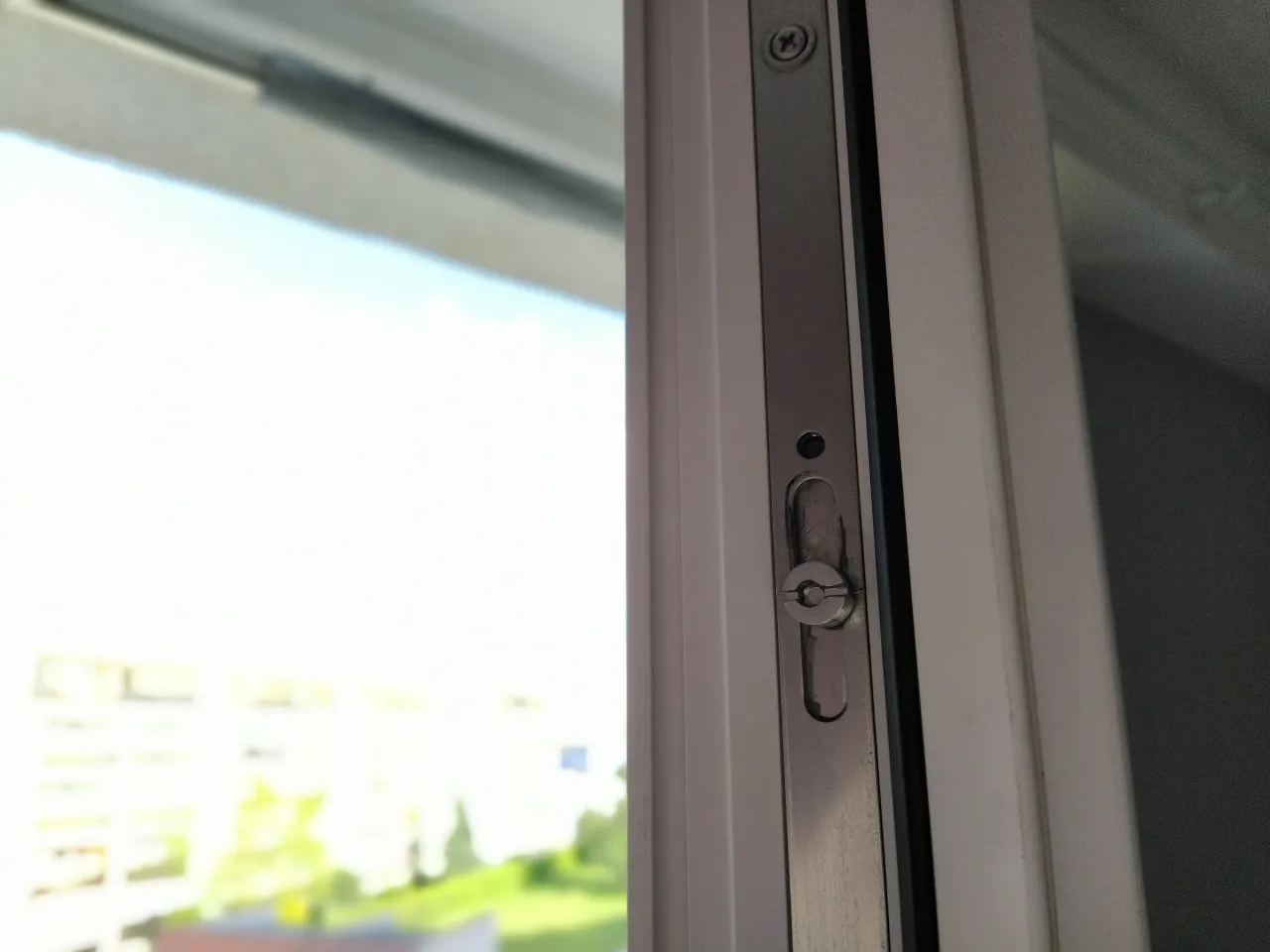 Zdjęcie Jak wyregulować okna plastikowe na zimę i uniknąć strat ciepła?