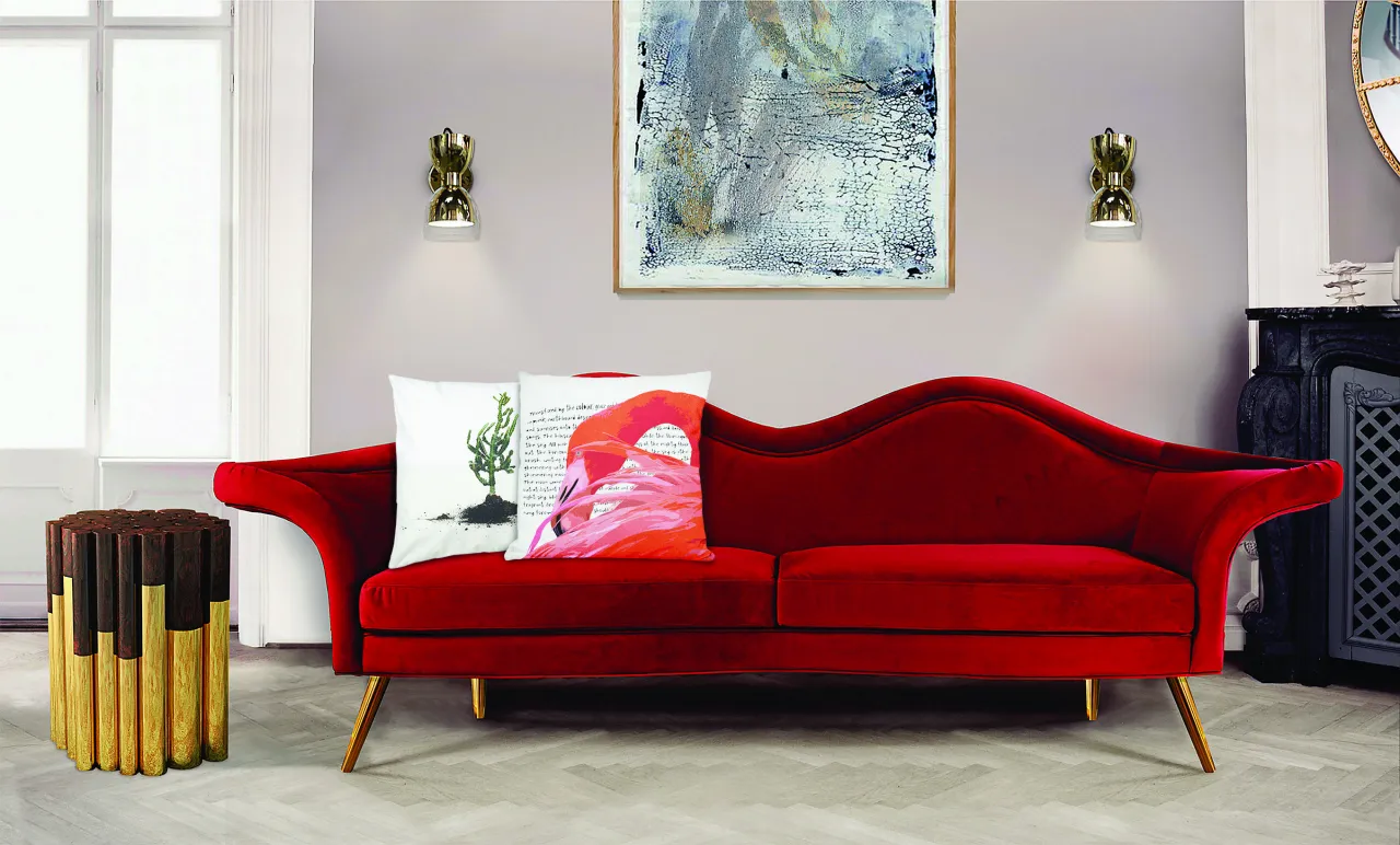 czerwona kanapa butelkowa zieleń ściany, czerwona kanapa granatowe ściany