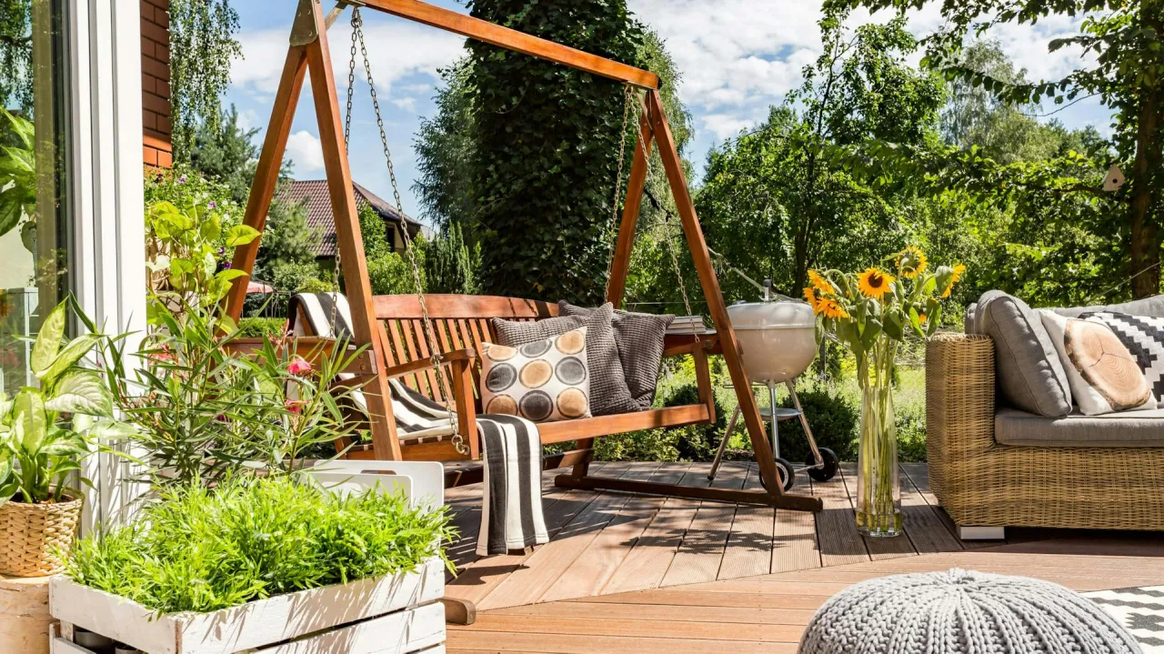 R&oacute;żne typy huśtawek ogrodowych