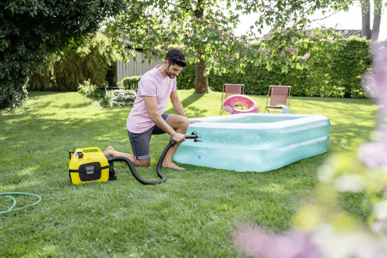 domowy adapter do pompowania materaca odkurzaczem