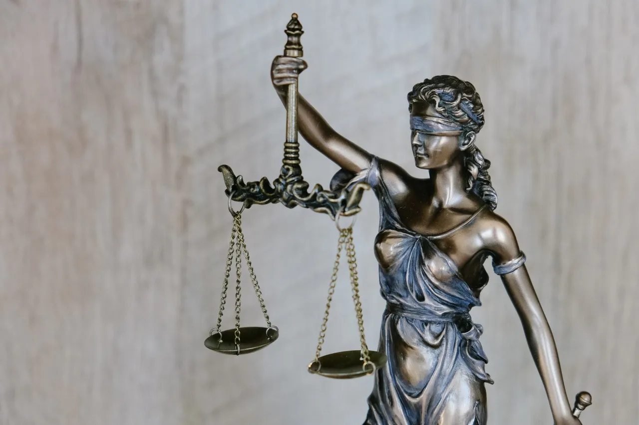 Zdjęcie Ile zarabia radca prawny w urzędzie? Zaskakujące różnice wynagrodzeń
