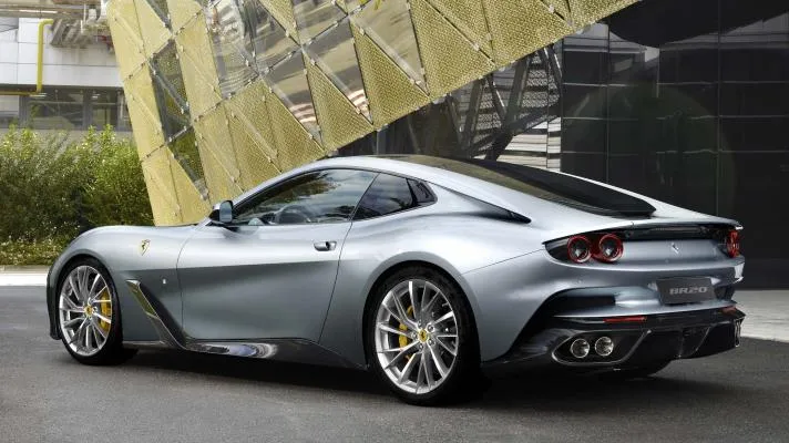 Nowe modele Ferrari w salonie