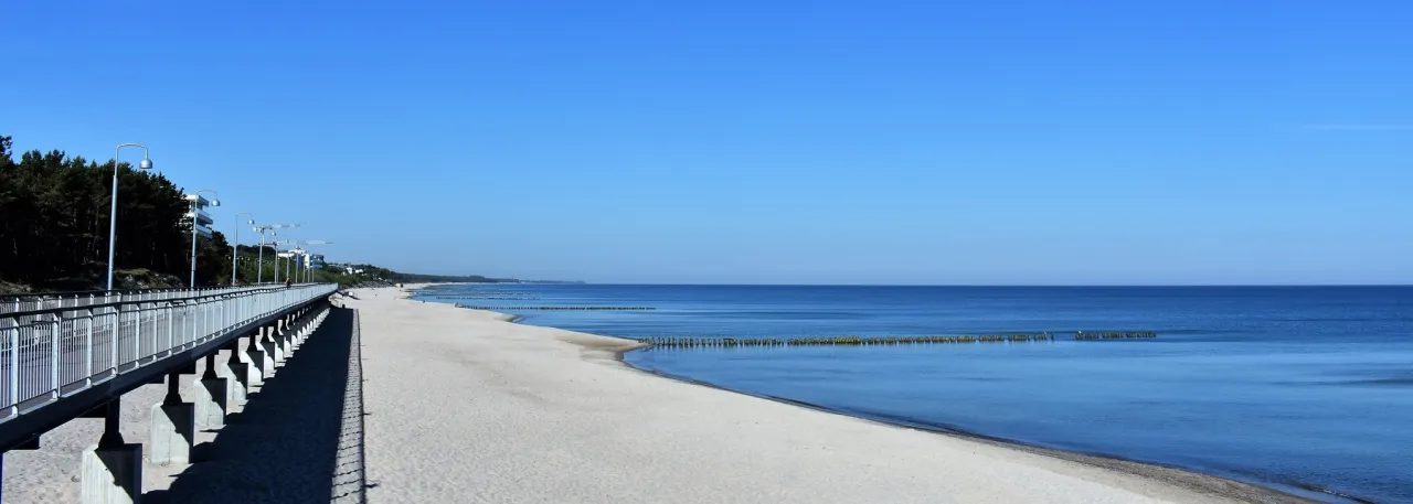 Mielno Promenada Przyjaźni plaża