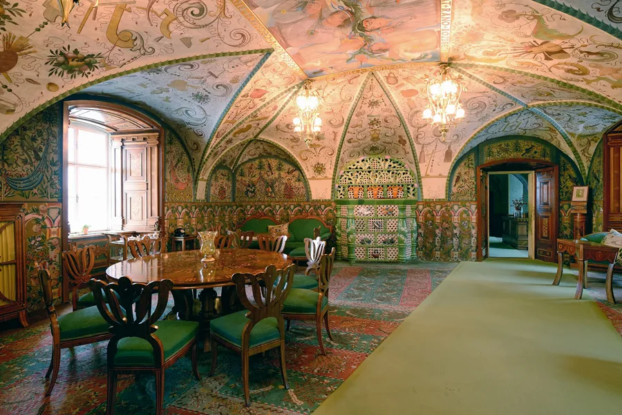 Zamek Nov&eacute; Město nad Metuj&iacute; wnętrza Jurkovič