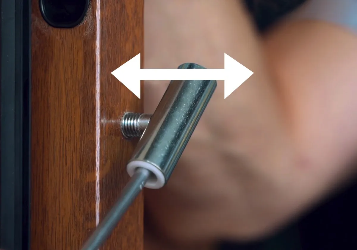 Regulacja zawiasów drzwi zewnętrznych