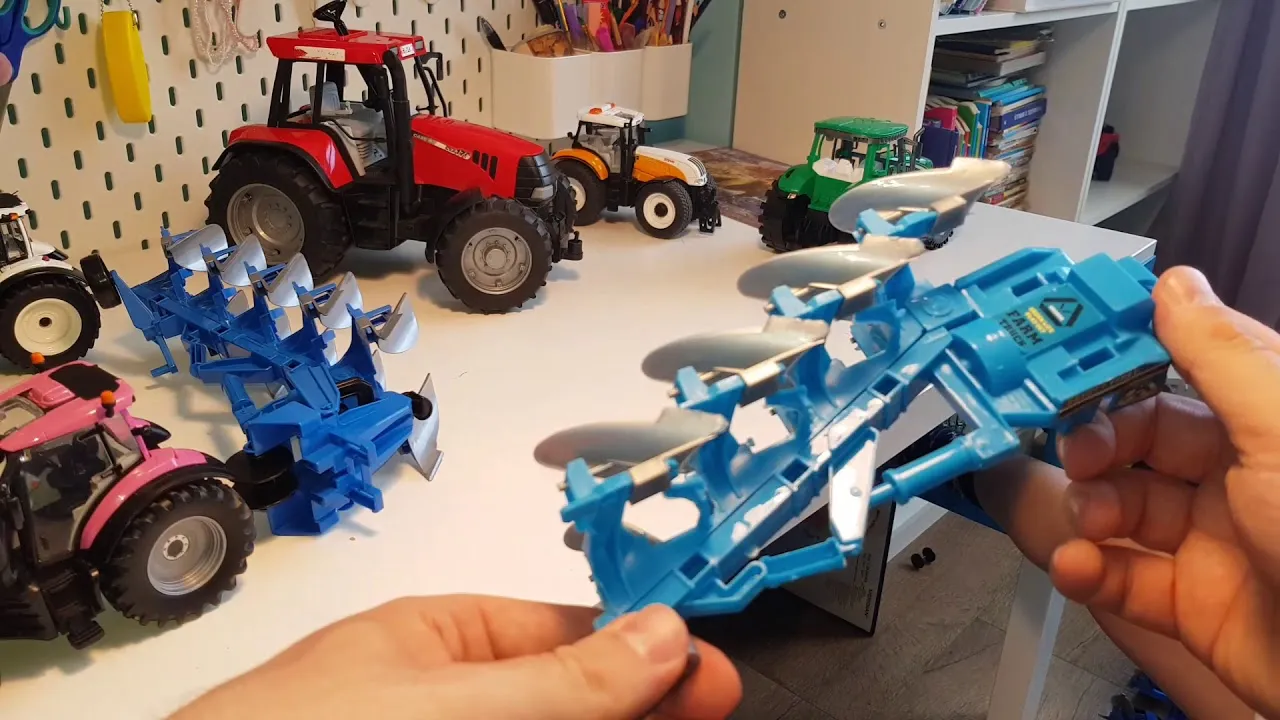 por&oacute;wnanie traktor&oacute;w Bruder i Siku