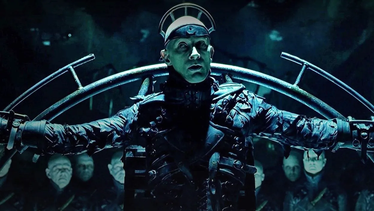 kadr z filmu Dark City