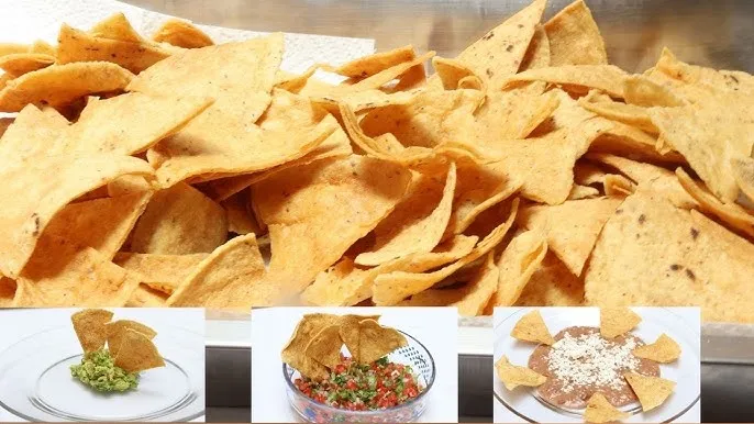 Variedad de totopos de maíz y tortillas para nachos