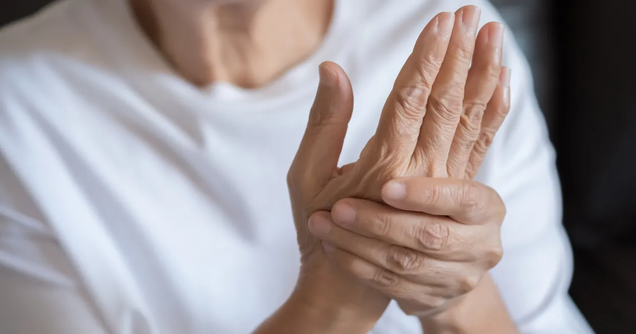 Choroby autoimmunologiczne, układ odpornościowy atakuje stawy, RZS, toczeń