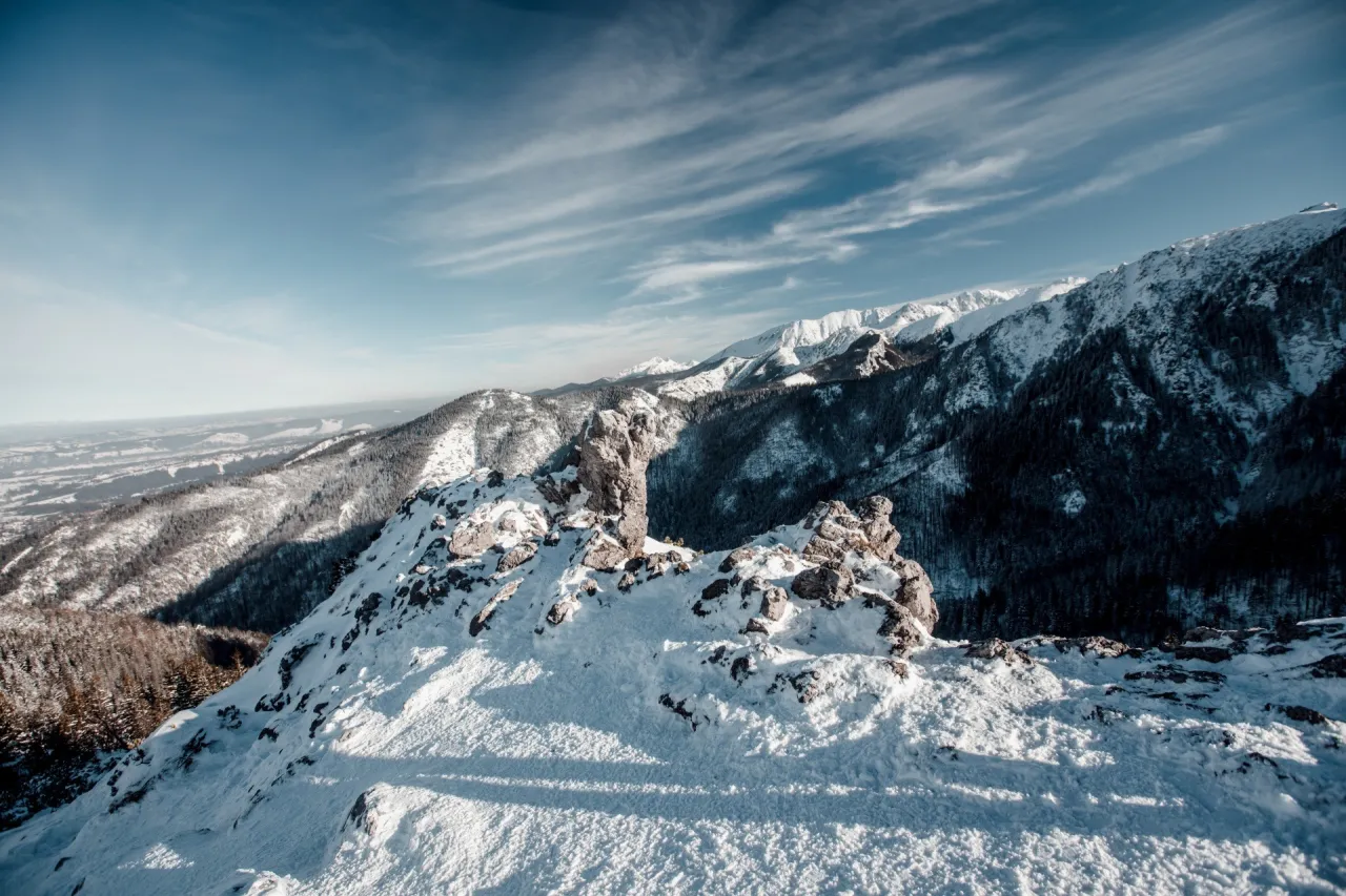 Sarnia Skała zimą panorama