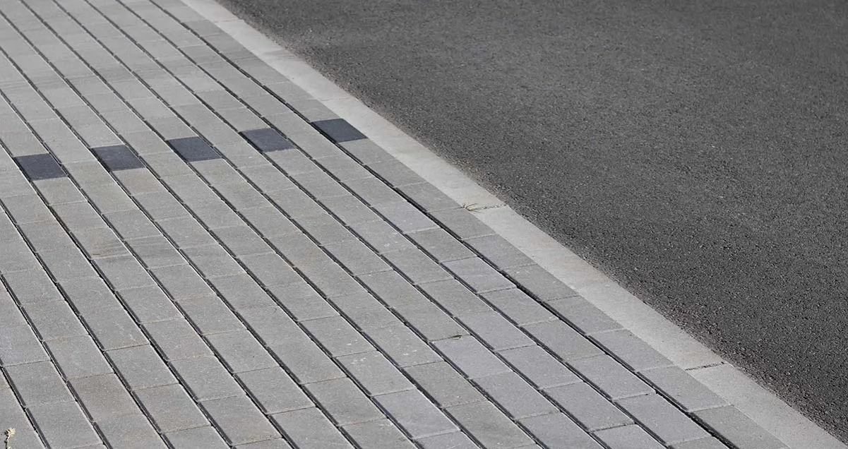 r&oacute;żnice krawężnik najazdowy drogowy obrzeże