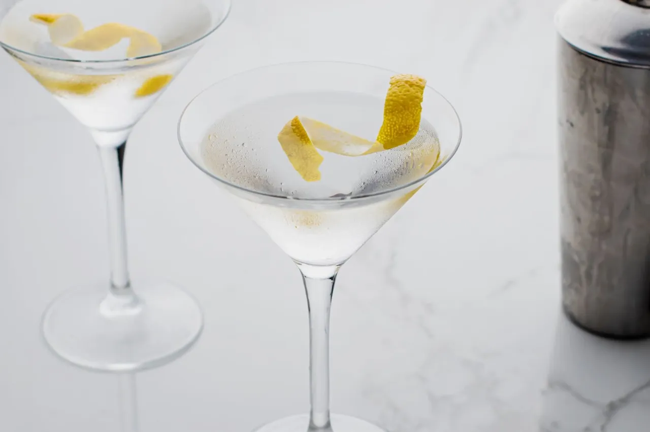 Vesper Martini ingredienti gin vodka Lillet Blanc