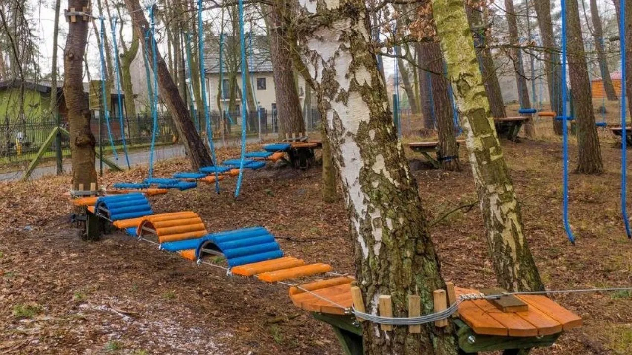Park Linowy Tukan Mikoł&oacute;w trasy dla dzieci i dorosłych