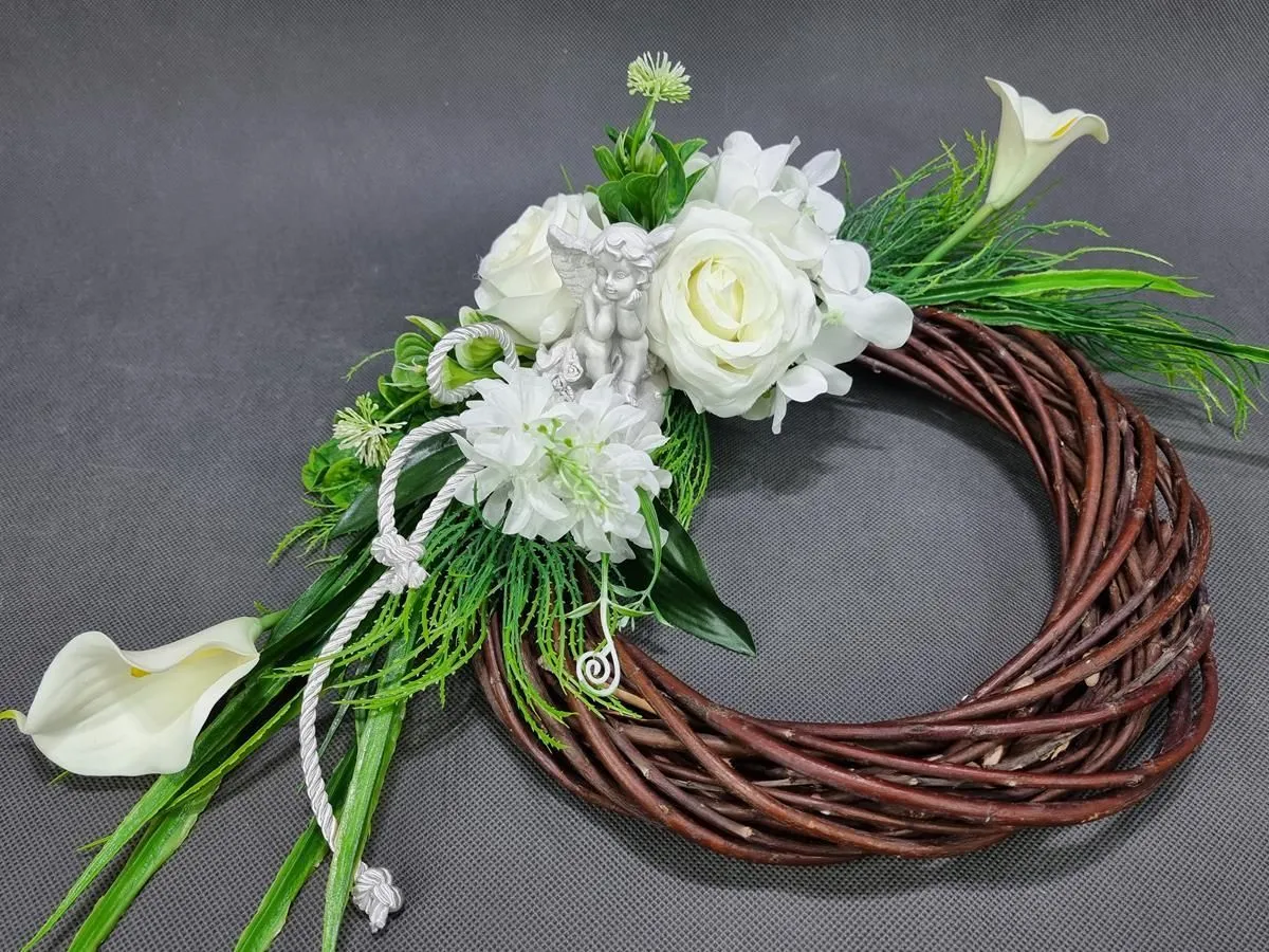 nowoczesne stroiki na cmentarz, stroik wianek, stroik eko