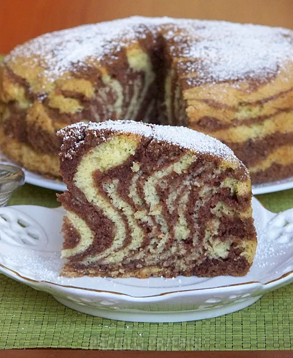Zdjęcie Prosty przepis na ciasto zebra z oranżadą na dużą blachę – idealne na imprezy!