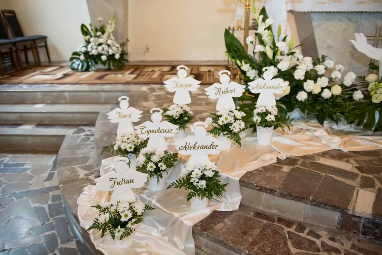 Zdjęcie Eleganckie dekoracje komunijne, które zachwycą Twoich gości i stworzą magię