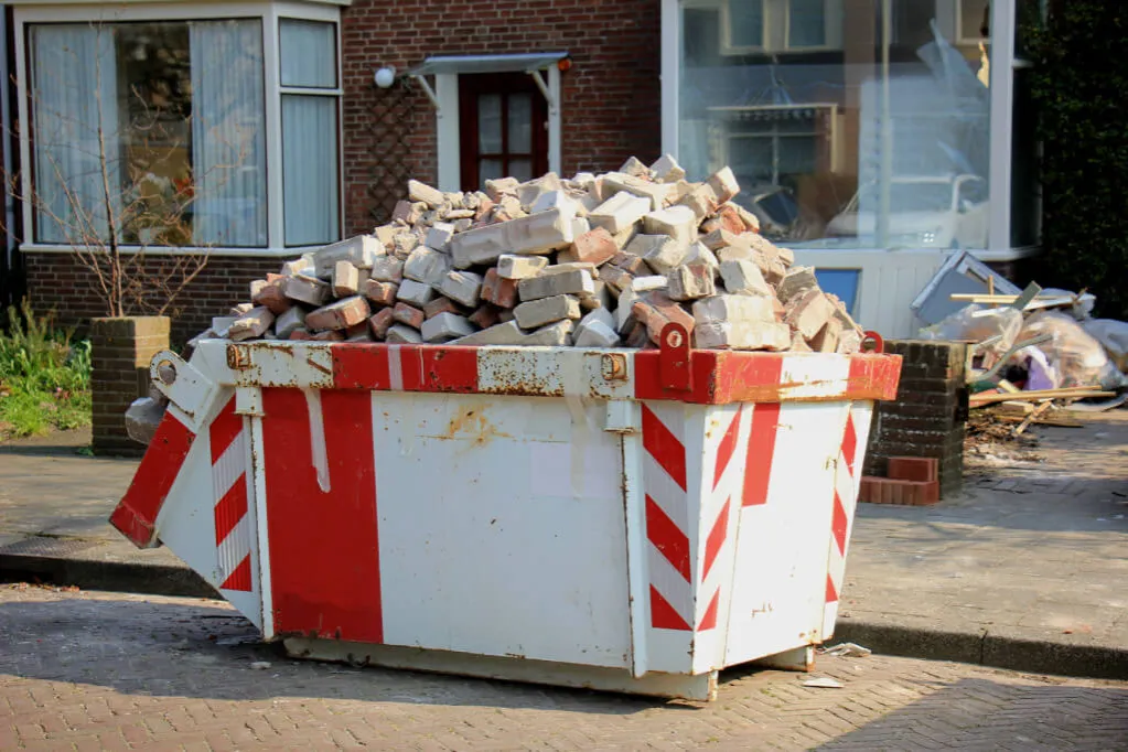 Zdjęcie Gdzie wyrzucać gruz po remoncie? Uniknij kary za nielegalny wywóz