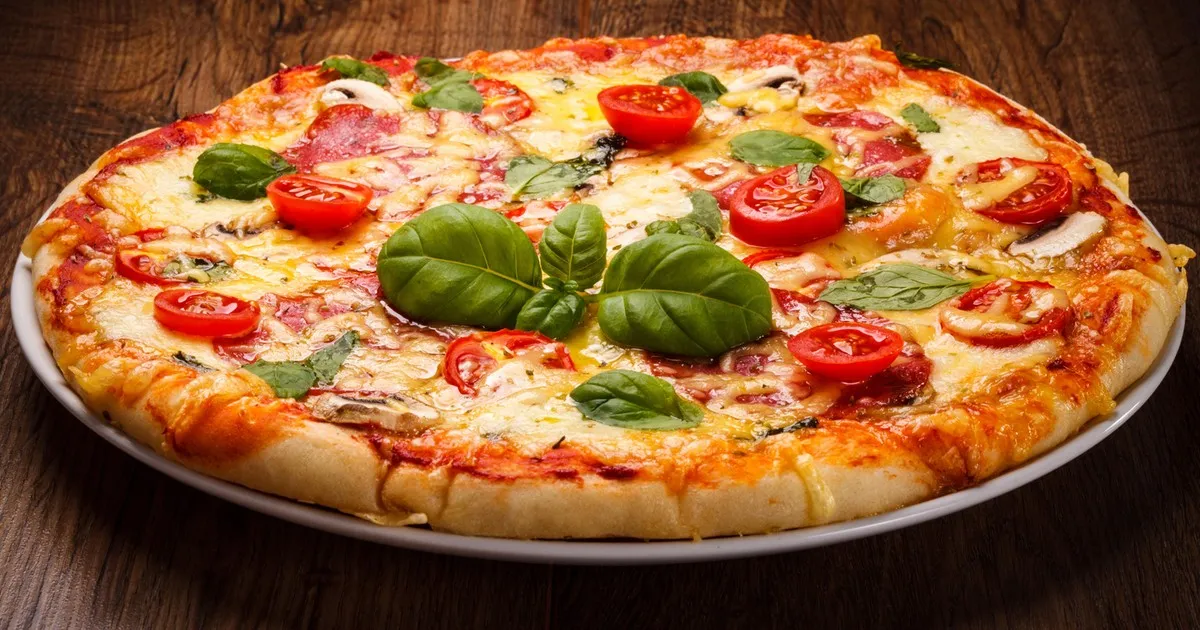 Zdjęcie Pizza jak z pizzeri: proste przepisy na idealne domowe ciasto