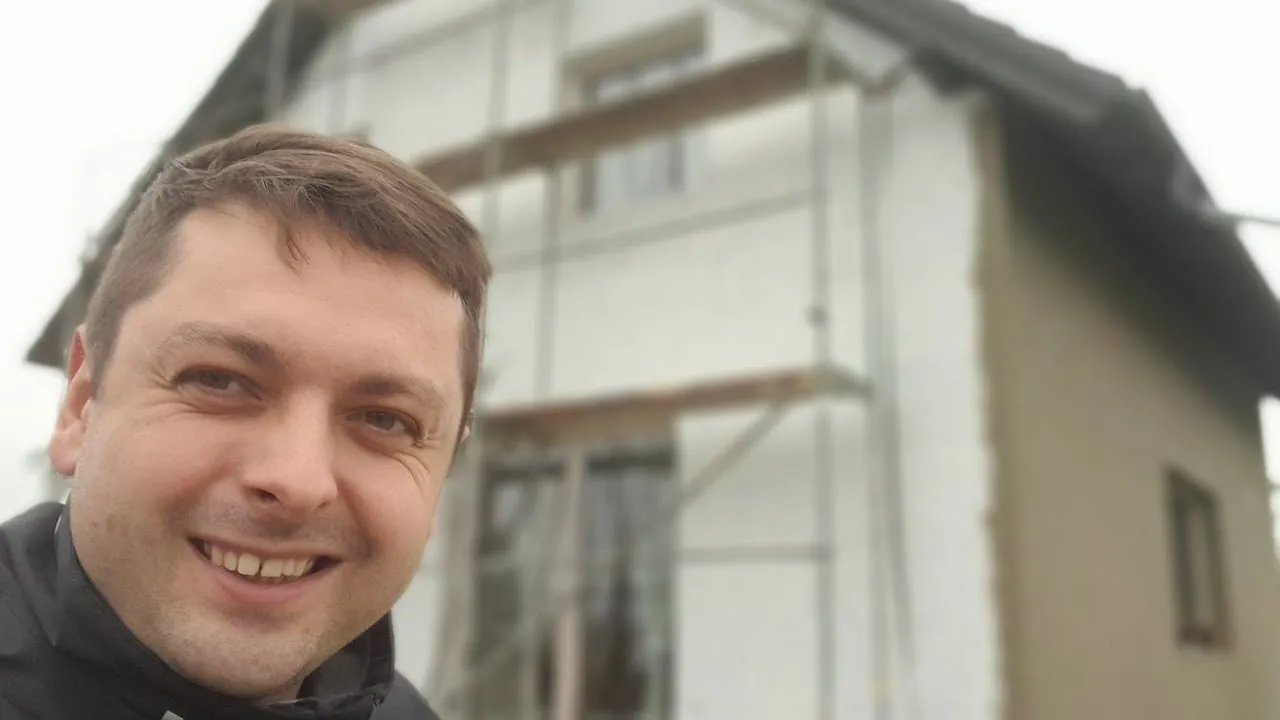 Zdjęcie Kiedy robić elewację? Unikaj błędów i zaoszczędź pieniądze na remoncie