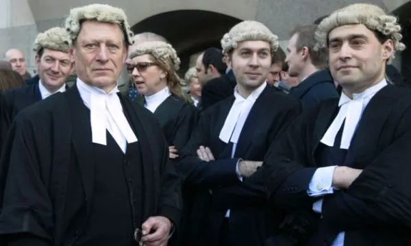 Zdjęcie Ile zarabia prawnik w Anglii? Zaskakujące fakty o wynagrodzeniach