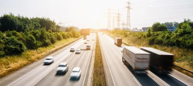 Zdjęcie Czy tir może wyprzedzać tira na autostradzie? Sprawdź nowe przepisy