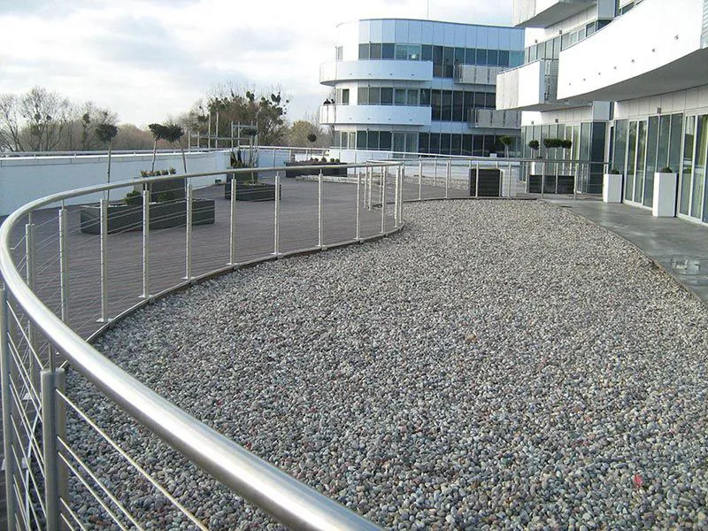 Zdjęcie Skuteczne sposoby na czyszczenie balustrad ze stali nierdzewnej bez uszkodzeń